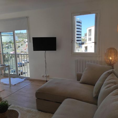 Centre Port,Studio Cosy,Vue Piscine Et Sur Le Parking Prive Ainsi Que Le Mont Saint Martin Agde Esterno foto