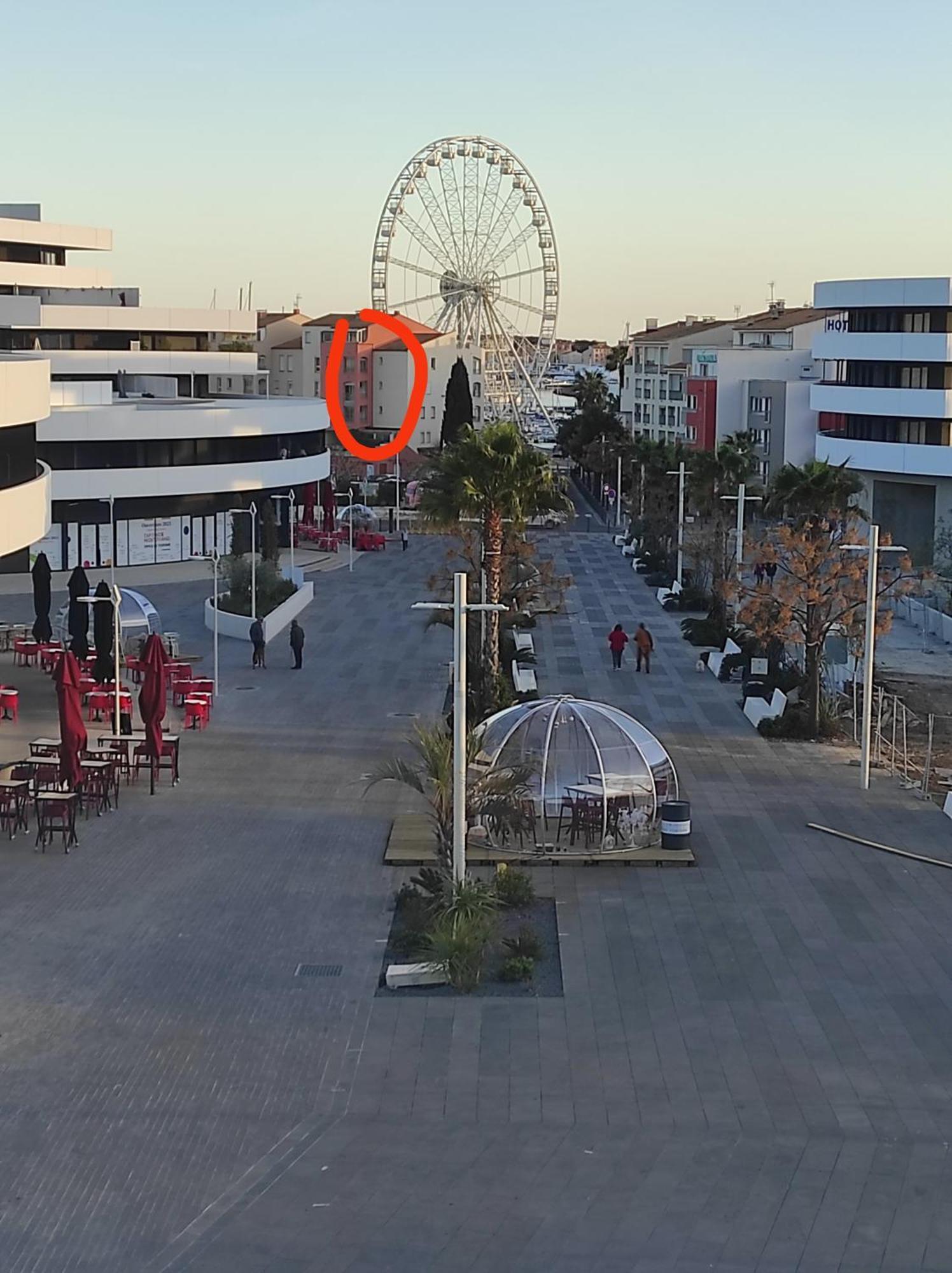 Centre Port,Studio Cosy,Vue Piscine Et Sur Le Parking Prive Ainsi Que Le Mont Saint Martin Agde Esterno foto